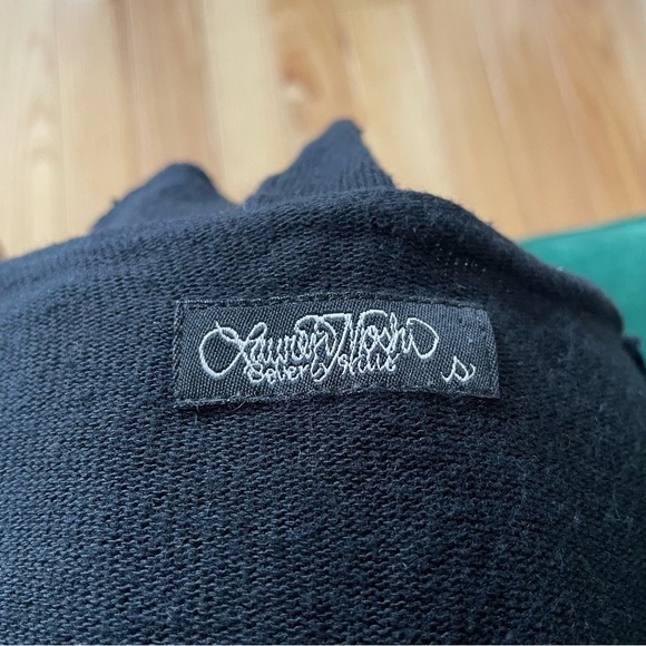 Lauren Moshi Chain Skull Graphic Long Sleeve Black Cotton Modal V-Neck Top Sz S - Picture 5 of 8